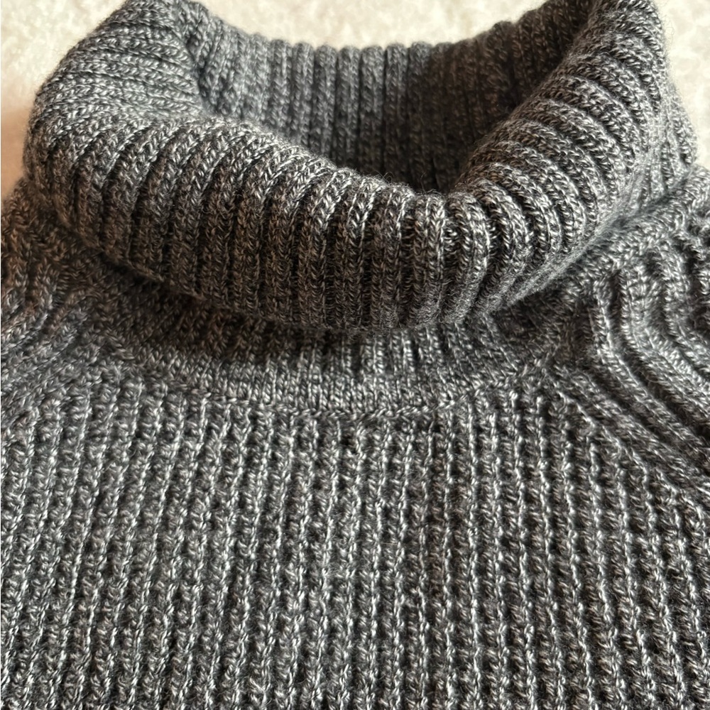 Banana Republic Charcoal Knit Turtle Neck Sweater - Picture 2 of 4